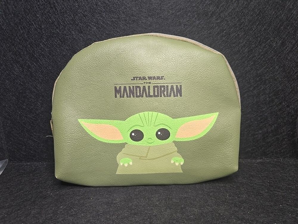 Disney Star Wars Dani The Mandalorian Baby Yoda Green Make up Travel Pouch